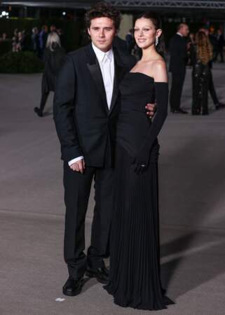 Brooklyn et sa femme Nicola Peltz Beckham en total-look noir à Los Angeles, le 15 octobre 2022. 
