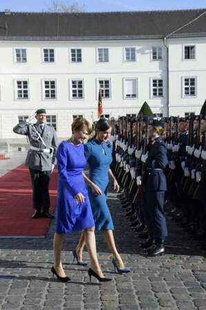 La reine Letizia d’Espagne arrive à Berlin, le 17 octobre 2022. 