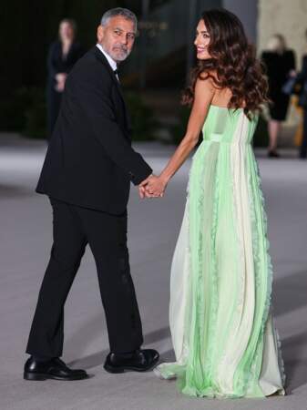 George Clooney et sa femme, Amal Alamuddin Clooney rejoignent la deuxième édition de l’Annual Academy Museum Gala à Los Angeles, le 15 octobre 2022.
