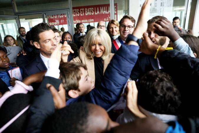 Brigitte Macron à son arrivée au collège La Rose Blanche (Paris), lundi 17 octobre.