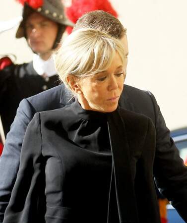 Brigitte Macron est tendance avec une frange parfaitement bien coiffée à Rome, le 24 octobre 2022. 