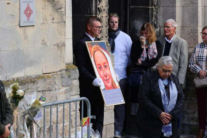 Obsèques de Lola à Lillers à l’église de Saint Omer en présence de ses parents et proches le 24 octobre 2022