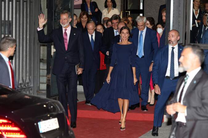 Le roi Felipe IV et Letizia d'Espagne assistent à la première de l'opéra "Aida" de Giuseppe Verdi, à Madrid, le 24 octobre 2022.  