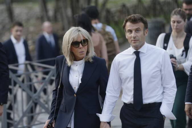 Le président Emmanuel Macron et sa femme Brigitte Macron ont visité le Mont Palatin à Rome, le 24 octobre 2022. 