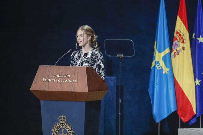 La princesse Leonor prend la parole à Oviedo, le 28 octobre 2022. 