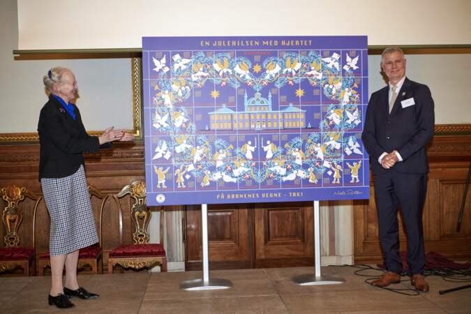 La reine Margrethe II de Danemark a dévoilé l'illustration du timbre de Noël à l'Hôtel de Ville de Copenhague, ce 31 octobre.