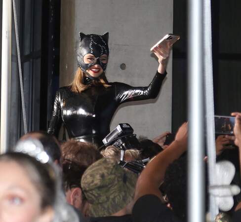 Leni Klum se transforme en cat woman lors de la soirée Halloween à New York, le 31 octobre 2022