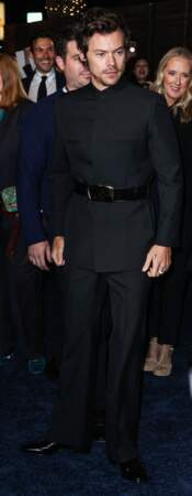 Harry Styles en costume Gucci SS 2023 assiste à la Première du film "My Policeman" à Los Angeles