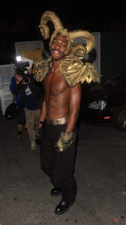 Lil Nas enfile un déguisement style bélier pour Halloween 2022