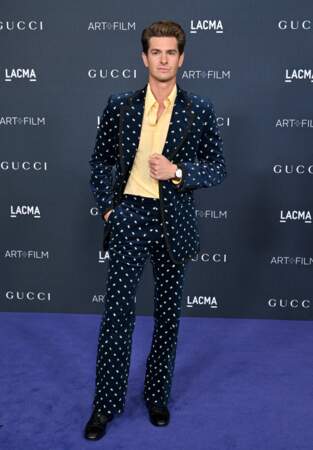 Andrew Garfield et son costume à motif Gucci à la soirée "Lacma Art" à Los Angeles, le 5 novembre 2022