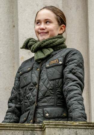 À 11 ans, la princesse Josephine de Danemark a fait le show au balcon en multipliant grimaces et sourires lors de la chasse Hubertus dans la réserve naturelle Jaegersborg Dyrehave à Klampenborg le 6 novembre 2022