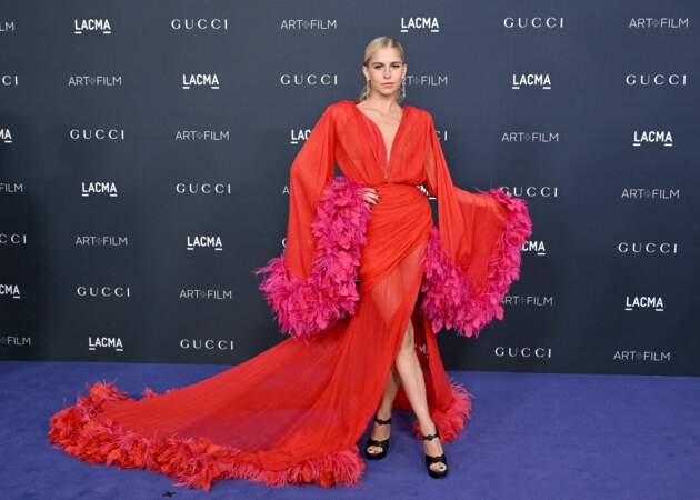 Caroline Daur et sa robe rouge électrisante signée Gucci à Los Angeles, le 5 novembre 2022