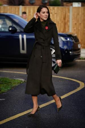Kate Middleton adopte la tendance capillaire du moment, le side hair ou raie sur le côté,à Hillingdon, le 9 novembre