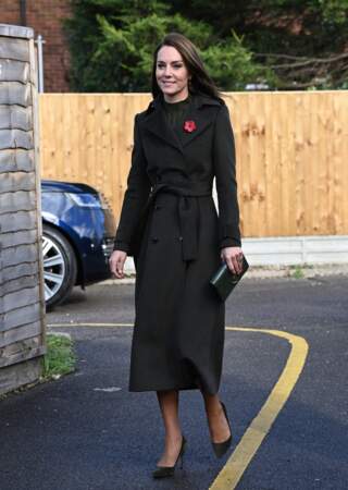 Kate Middleton est élégante à souhait pour visiter le centre pour enfants Colham Manor à Hillingdon, le 9 novembre 2022