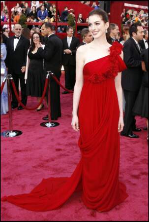 Anne Hathaway à la cérémonie des Oscar en 2008