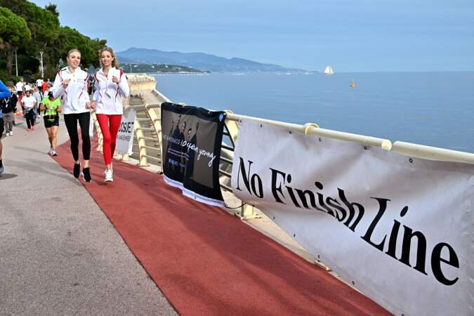 Carolina et Chiara de Bourbon-Siciles participent à la 23ème "No Finish Line", événement caritatif au profit des enfants qui se déroule sur un circuit de 1,4 kms installé autour du Chapiteau de Fontvieille à Monaco le 12 novembre 2022