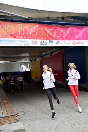 Carolina et Chiara de Bourbon-Siciles participent à la 23ème "No Finish Line", course caritative au profit des enfants, à Monaco le 12 novembre 2022