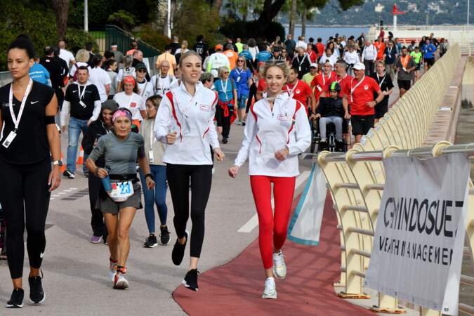Carolina et Chiara de Bourbon-Siciles courent avec 10 000 participants le "No Finish Line", événement caritatif organisé au profit des enfants le 12 novembre 2022 à Monaco
