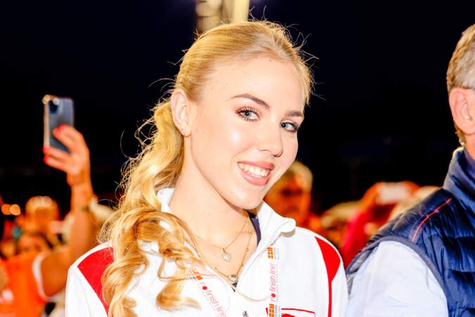 Carolina de Bourbon-Siciles, duchesse de Calabre, 19 ans, prend la pose avant le départ de la 23ème édition de la course caritative "No finish Line" à Monaco  le 12 novembre 2022