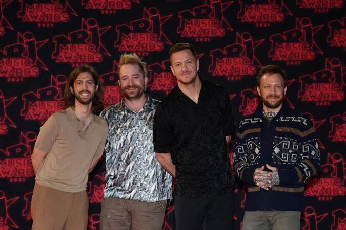 Le groupe Imagine Dragon enflamme le tapis rouge NRJ Music Awards, à Cannes, le 20 novembre 2021