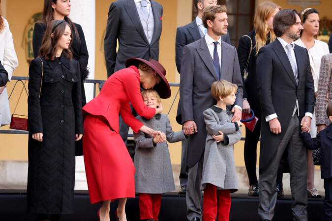 La princesse Alexandra de Hanovre, Beatrice Borromeo, Pierre Casiraghi, Francesco et Stefano, Dimitri Rassam, dans la cour du palais princier de Monaco, le 19 novembre 2022