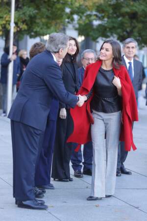 Letizia d’Espagne et son pantalon large et droit signé Mango à Madrid, le 28 novembre 2022
