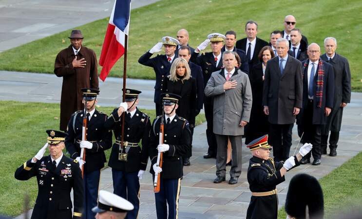 Brigitte Macron suit le cortège au cimetière national d’Arlington en Virginie, le 30 novembre 2022