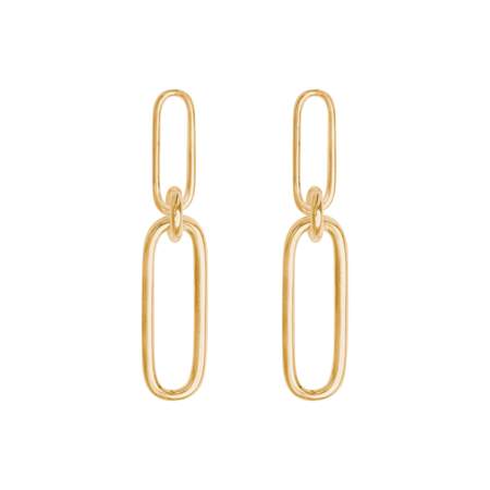 Boucles d'oreilles ovales suspendues en plaqué or, L'Atelier d'Amaya, 99€.