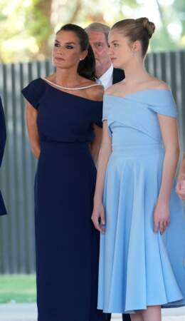 La reine Letizia d’Espagne et la princesse Leonor, à la cérémonie de remise des prix "Princess of Girona Foundation", à Barcelone, le 4 juillet 2022.