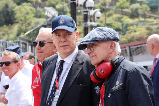 Le prince Albert de Monaco dans les stands du Grand Prix de Monaco Historique 2022