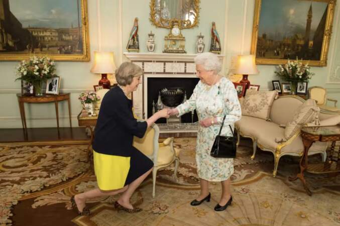Theresa May et la reine d'Angleterre
