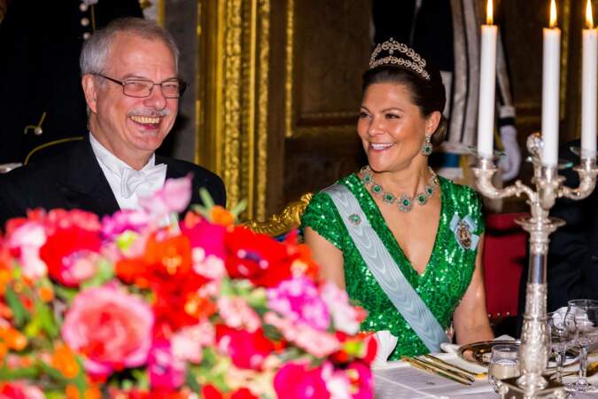 La princesse Victoria de Suède, tout sourire, lors du dîner en l'honneur des lauréats des Prix Nobel au Palais royal à Stockholm, le 11 décembre 2022.