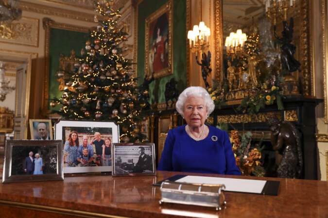 Le 24 décembre 2019 : la reine Elisabeth II d’Angleterre lors de son discours annuel de Noël au château de Windsor, dans le Berkshire.