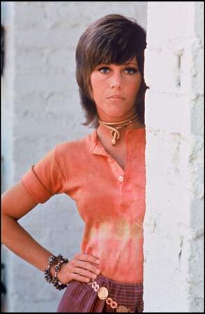 Jane Fonda avec sa coupe iconique dans les années 1970