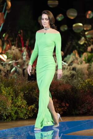 Kate Middleton porte pour la première fois une robe fourreau vert pomme de la marque Solace London de seconde main lors de la 2ème cérémonie "Earthshot Prize Awards" au "MGM Music Hall de Fenway" à Boston, le 2 décembre 2022. 