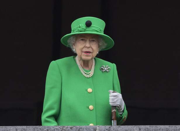 Même Elizabeth II n'a pas échappé à l'engouement pour le vert fluo lors de son jubilé de platine à Londres le 5 juin 2022