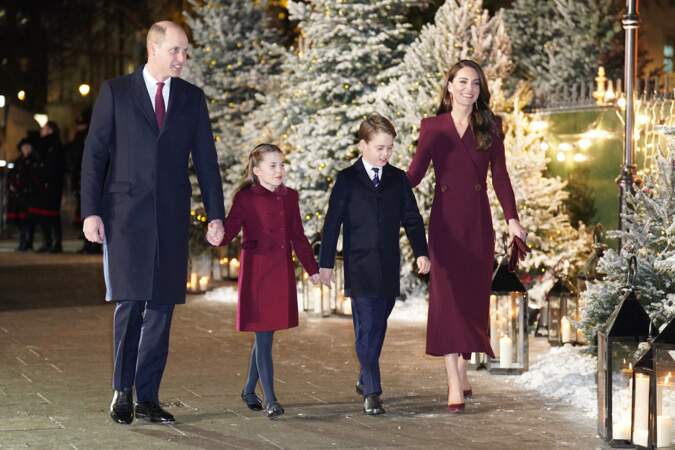 Kate, William et leurs enfants Charlotte et George lors du concert annuel de Noël à l'abbaye de Westminster, le 15 janvier 2022