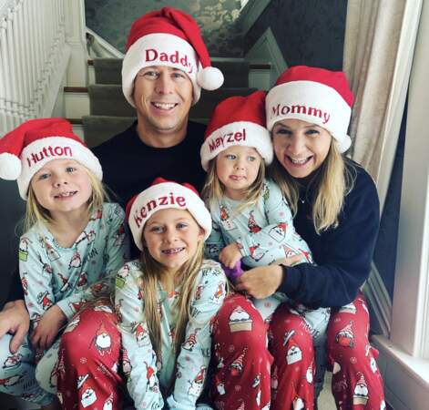 Beverly Mitchell, l'actrice de 7 à la maison, en pyjama de Noël avec sa famille