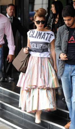 Lady Gaga en tenue Vivienne Westwood à Londres, le 17 septembre 2012.