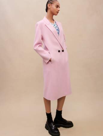 Manteau en laine rose, 475€, Maje