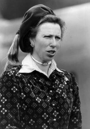 la princesse Anne fait preuve de nouveauté et porte la queue-de-cheval, le 9 mai 1982