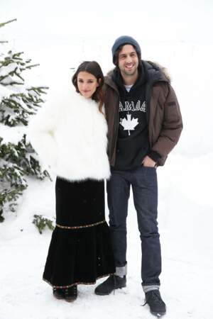 Vanessa Guide en longue robe et Max Boublil en doudoune Canada Goose à l'Alpe d'Huez, le 18 Janvier 2018