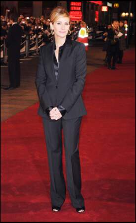 Julia Roberts subjugue sur le tapis rouge de la première du film Duplicity à Londres