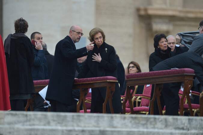 La reine Sofia d'Espagne a assisté aux obsèques du pape Benoit XVI (Joseph Ratzinger) sur la place Saint-Pierre du Vatican, ce jeudi 5 janvier