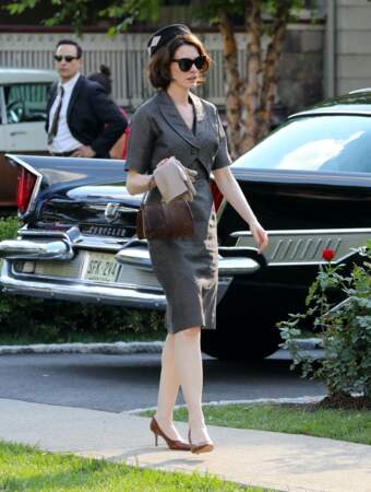 Anne Hathaway sur le tournage du film "Mother's Instinct" dans le New Jersey, le 15 juin 2022.