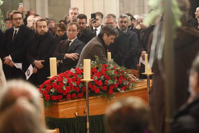 João Lança fait ses adieux à sa mère Linda de Suza lors de ses obsèques en l'église Saint Gervais-Saint Protais de Gisors, le vendredi 6 janvier 2023