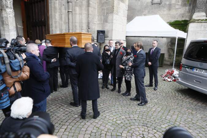 João Lança suit avec émotion le cortège funèbre entrant dans l'église Saint Gervais-Saint Protais de Gisors, le vendredi 6 janvier 2023 