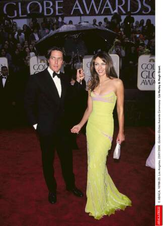 Liz Hurley et Hugh Grant aux Golden Globes en 2000. 