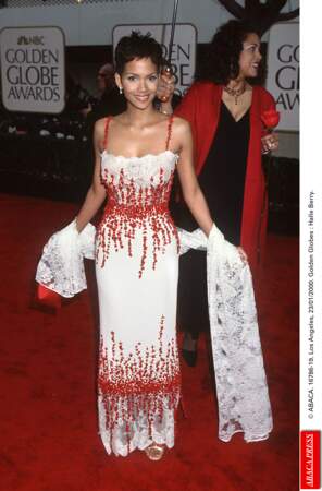 Halle Berry aux Golden Globes en 2000