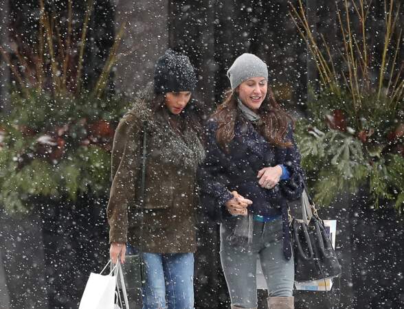 Look urbain pour Meghan Markle, sous la neige avec une amie à Toronto